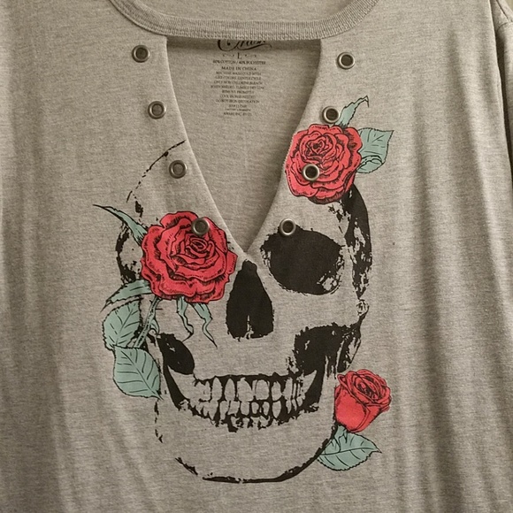 Skull shirt - Picture 4 of 4